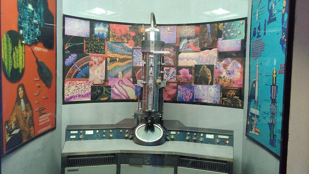 Electron Microscope in Delhi Science Museum